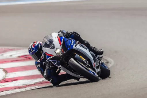 suzuki-nov25-gsxr1000rprice-body2.webp