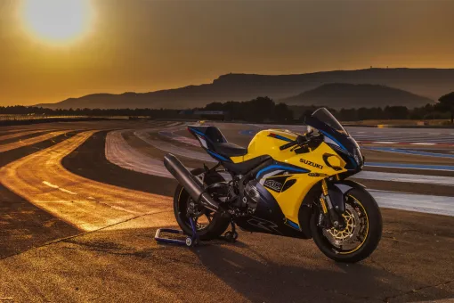 suzuki-nov25-gsxr1000rprice-body5.webp