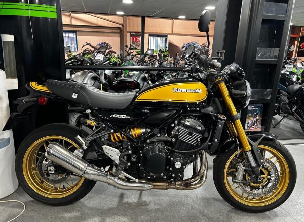 8825942x1600x1200_FFFFFF_L_0