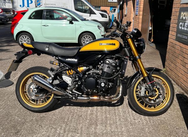 2022 Kawasaki Z900 RS SE