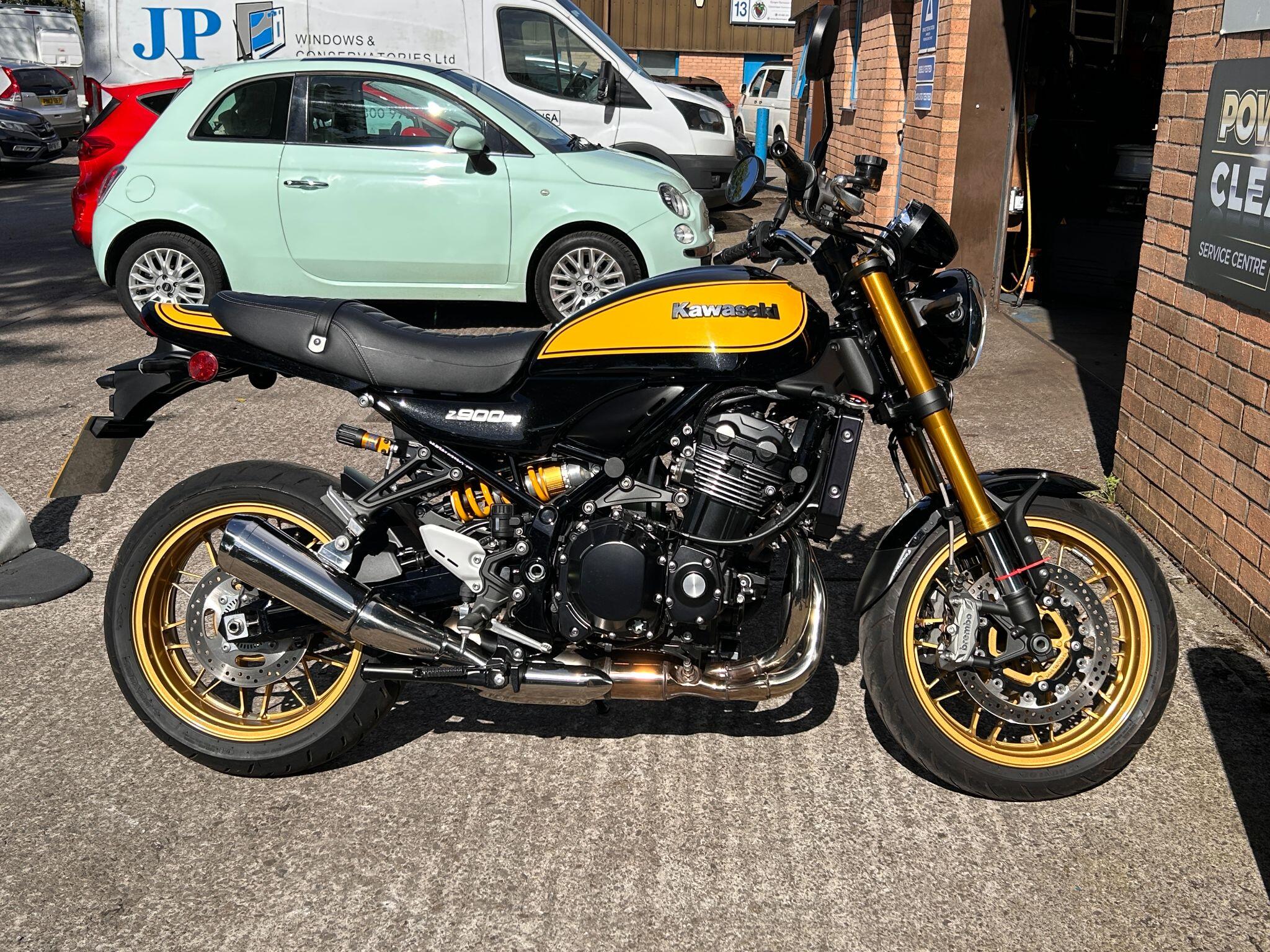 2022 Kawasaki Z900 RS SE